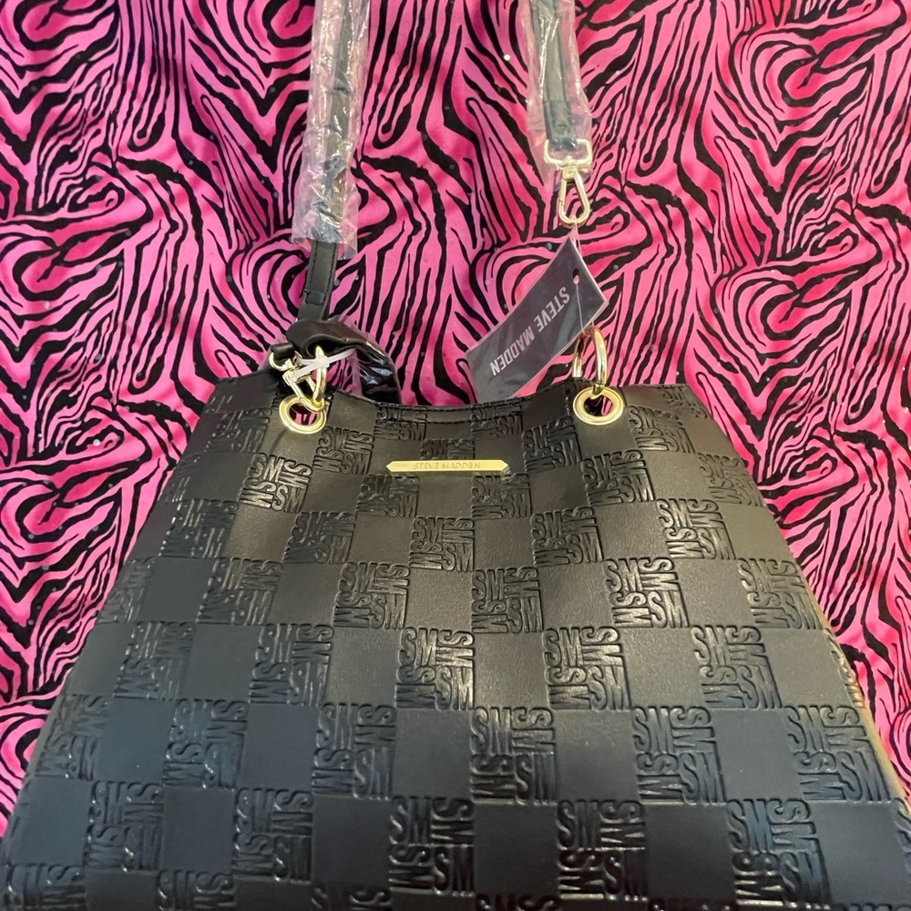 Steve Madden black purse handbag with strapa